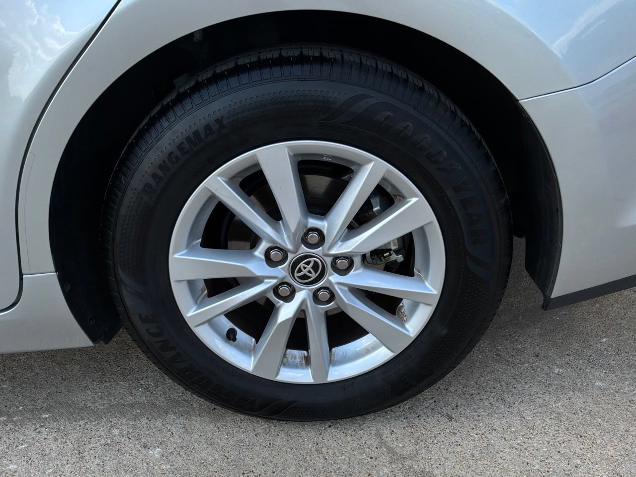 Used 2026 Toyota Camry LE FWD image 9