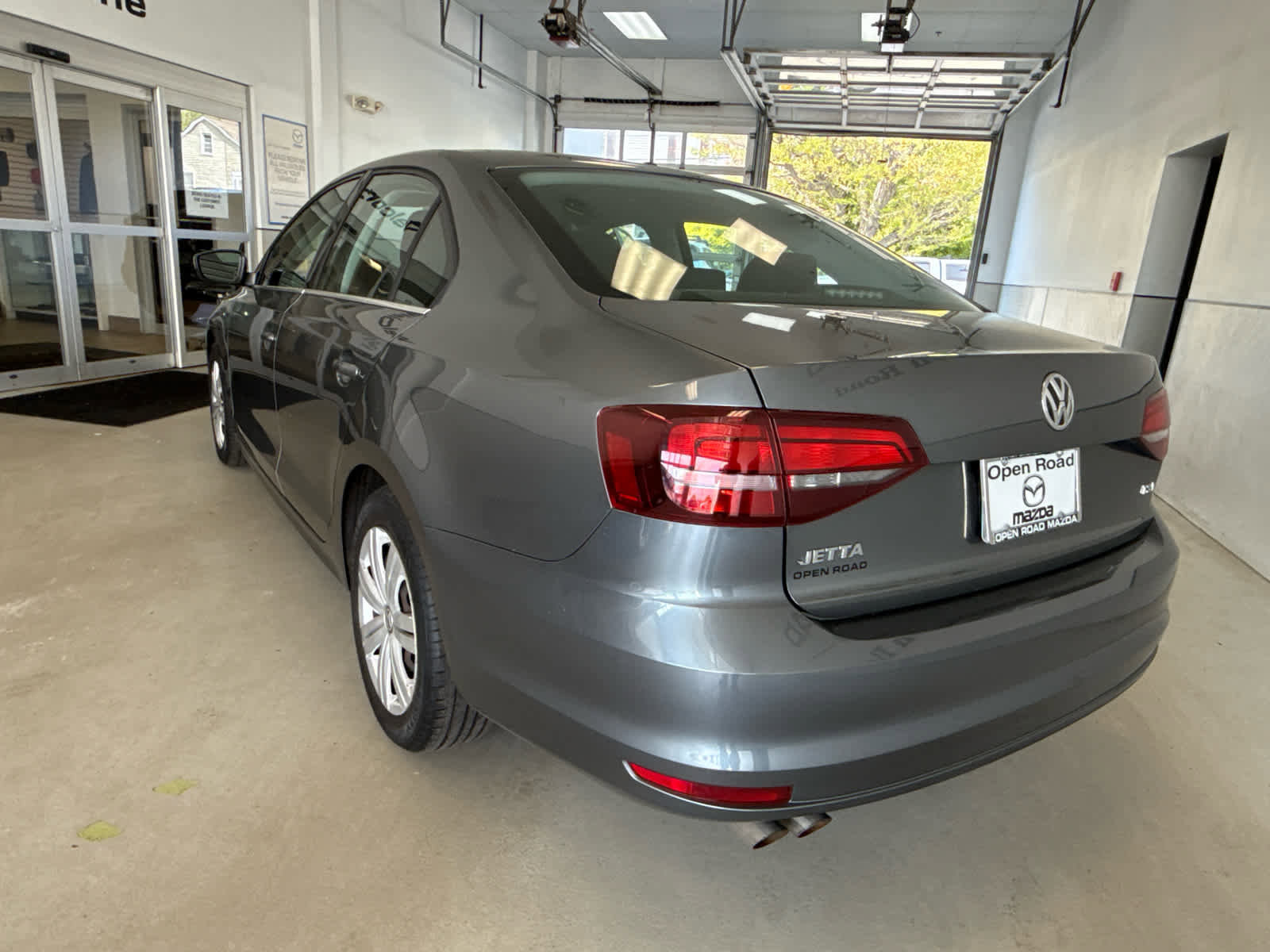 Used 2017 Volkswagen Jetta S FWD image 4