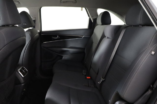 Used 2020 Kia Sorento LX AWD/4WD image 8