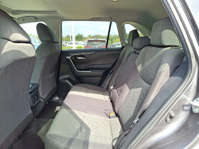 Used 2021 Toyota RAV4 XLE w/ Convenience Package AWD/4WD image 10