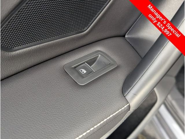 Used 2024 Volkswagen Tiguan SE image 12