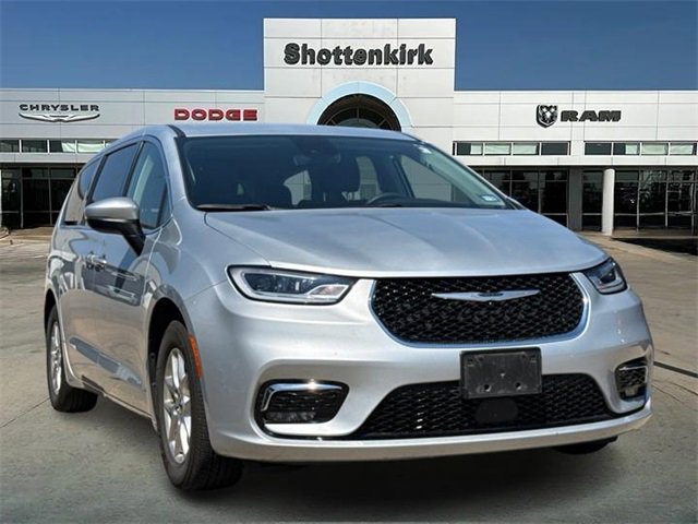 Used 2023 Chrysler Pacifica Touring-L video 1