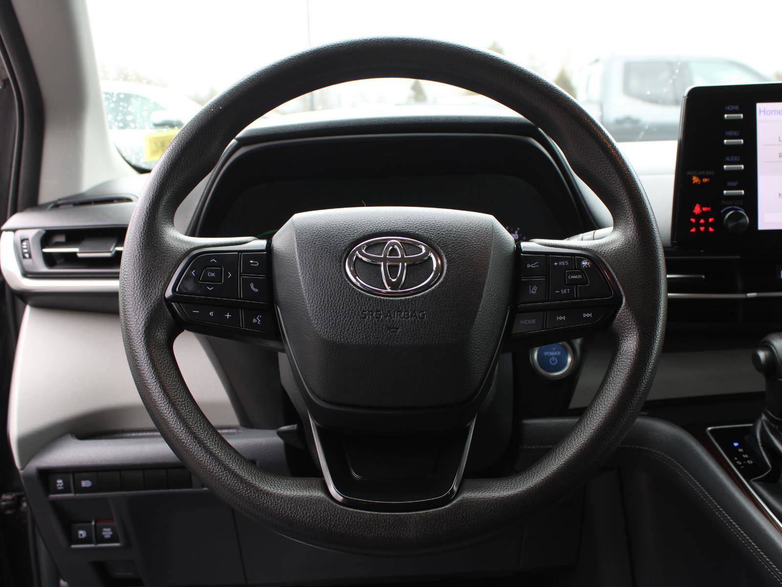 Used 2022 Toyota Sienna LE image 9