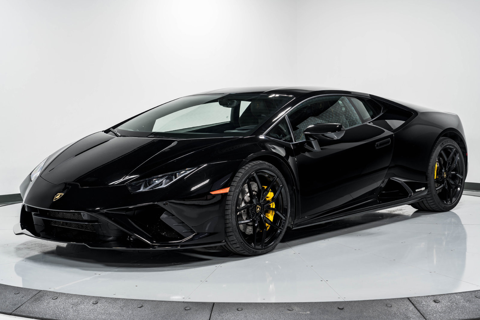 Used 2021 Lamborghini Huracan EVO RWD image 7