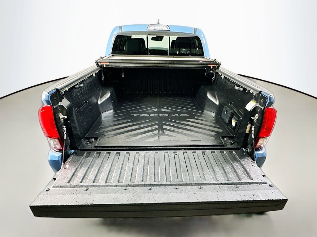 Used 2019 Toyota Tacoma TRD Sport AWD/4WD image 25