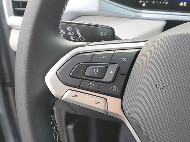 New 2026 Volkswagen Taos SE image 16