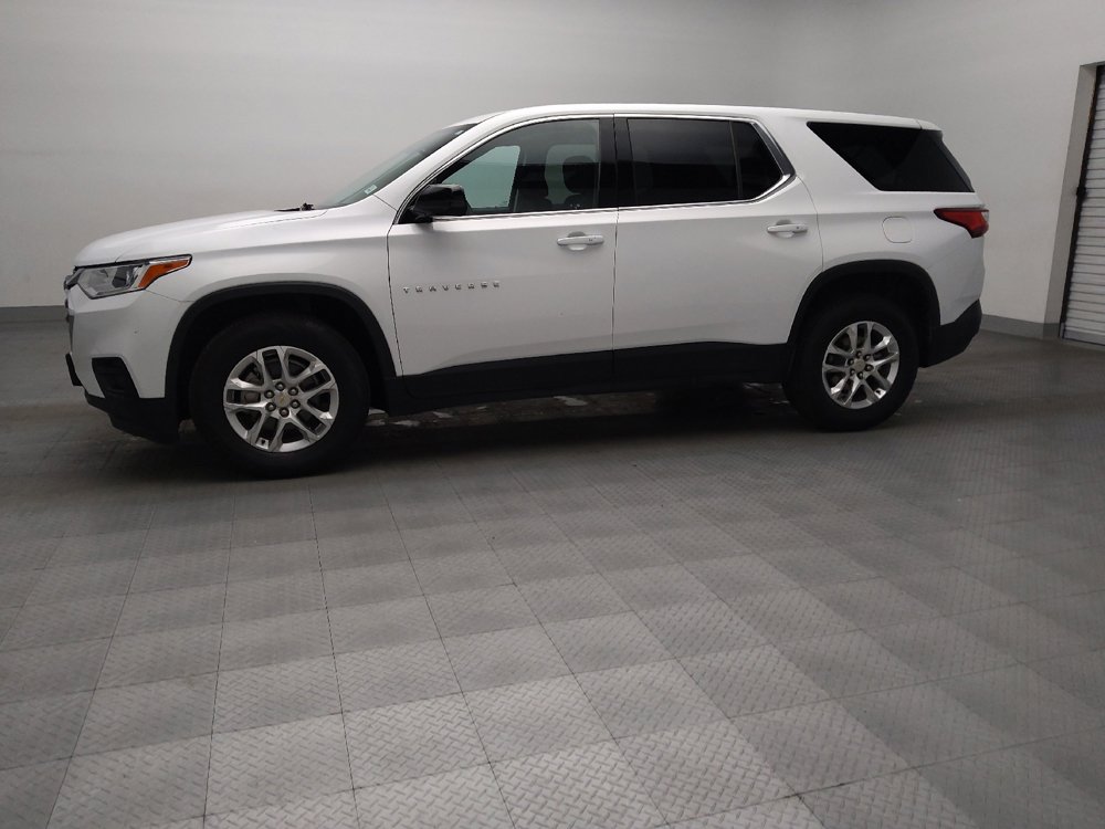 Used 2020 Chevrolet Traverse LS FWD image 2