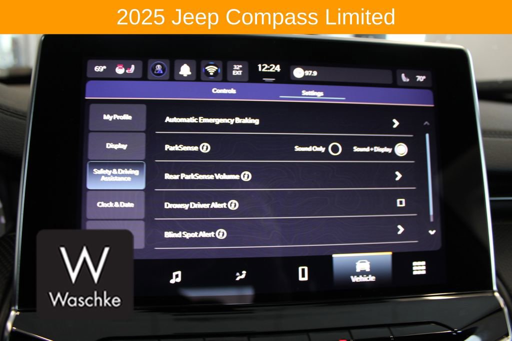 Used 2025 Jeep Compass Limited w/ Sun & Sound Group AWD/4WD image 53