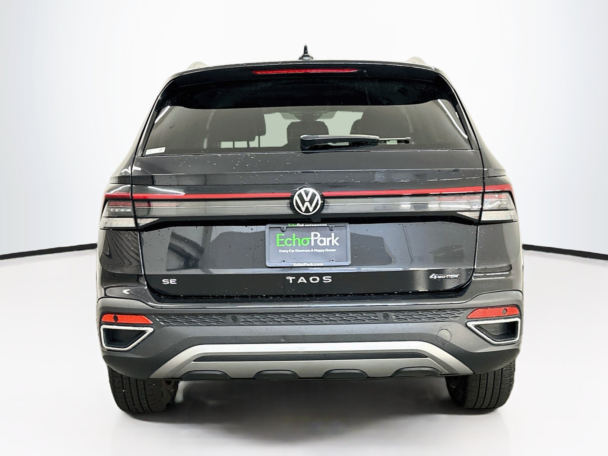 Used 2025 Volkswagen Taos SE AWD/4WD image 7
