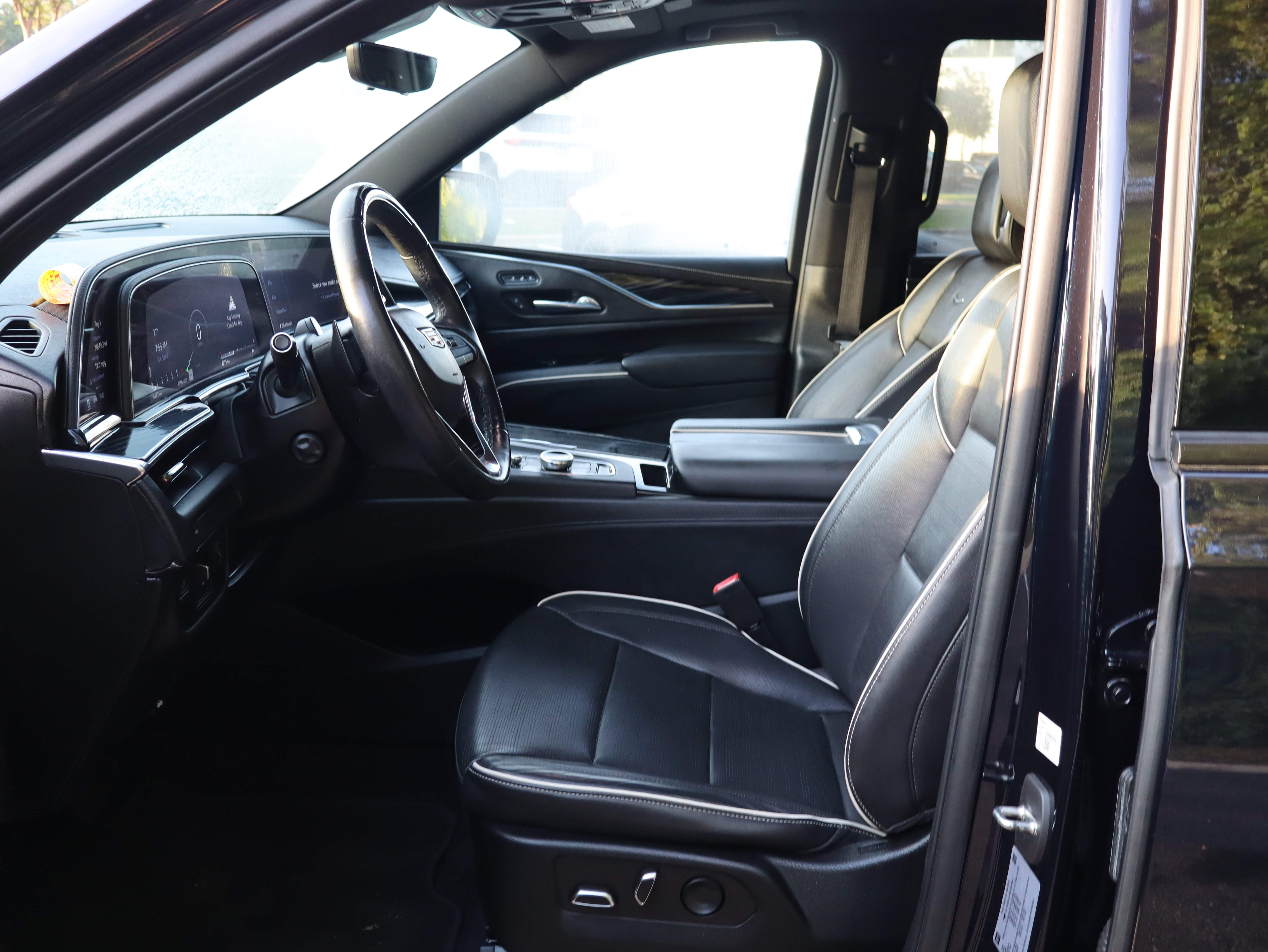 Certified 2022 Cadillac Escalade Sport RWD image 21