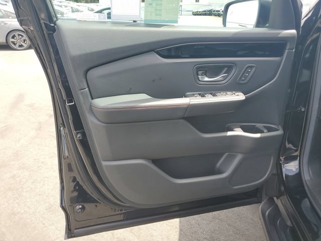 Certified 2025 Honda Pilot TrailSport image 21