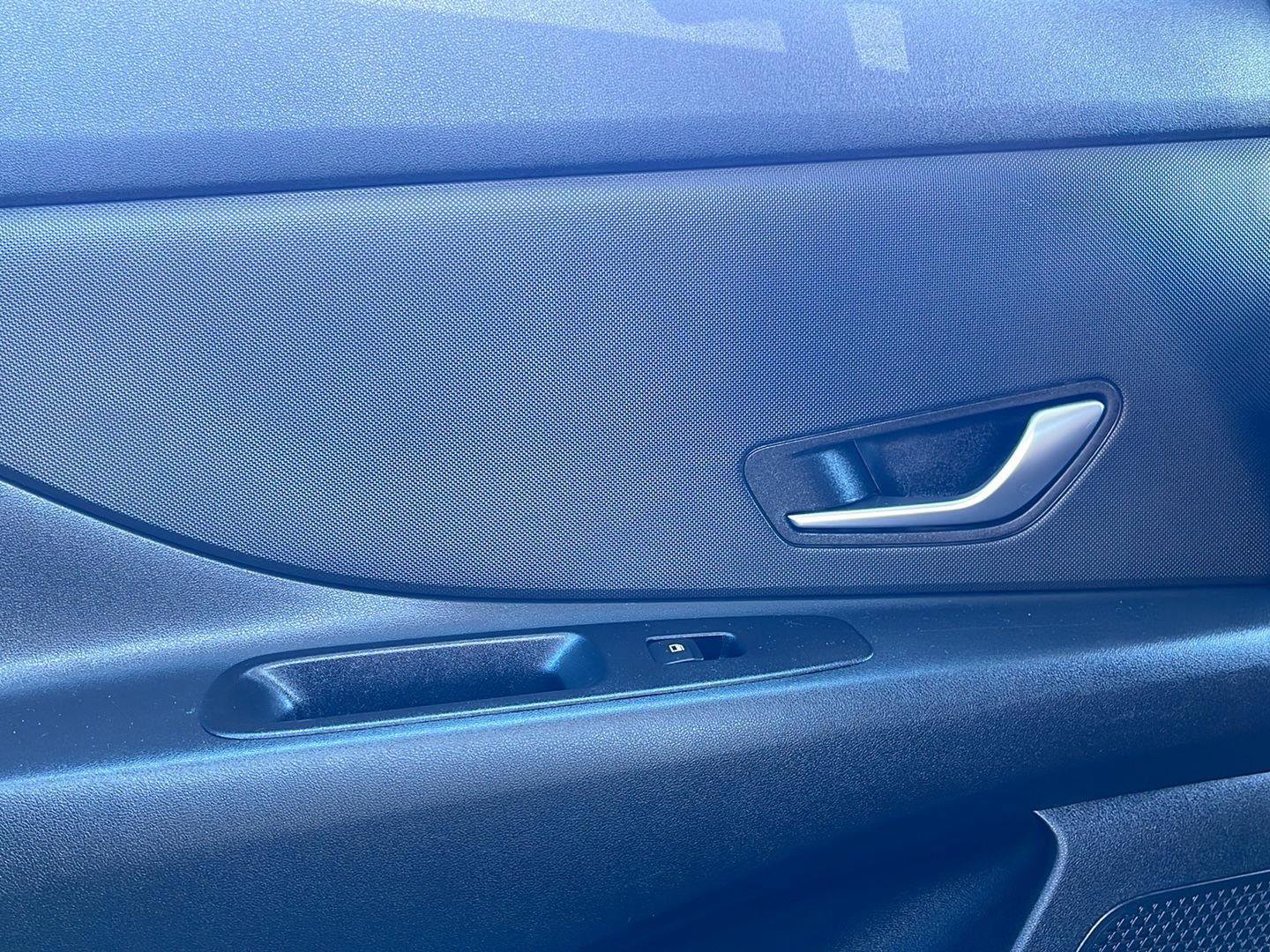 Used 2023 Hyundai Elantra SEL image 11