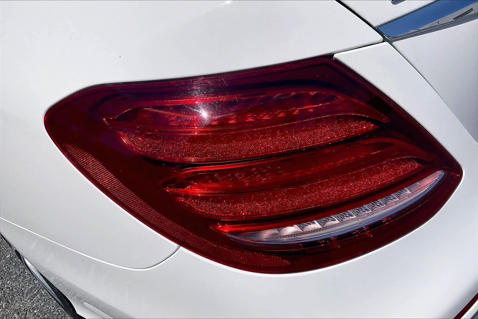 Used 2018 Mercedes-Benz E 300 4MATIC image 27
