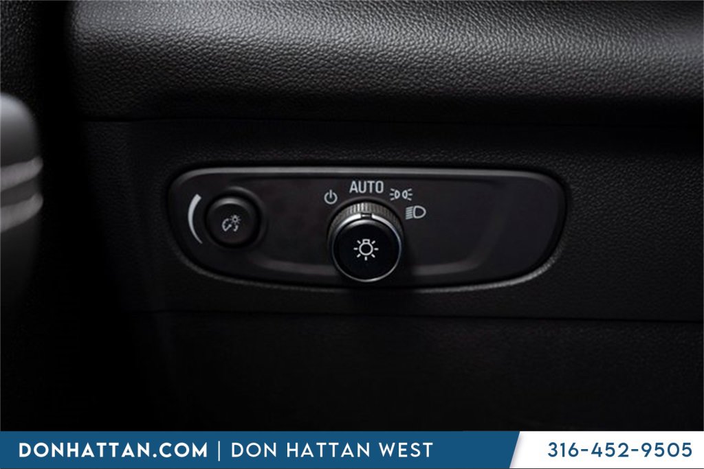 Used 2023 Buick Envision Essence image 17
