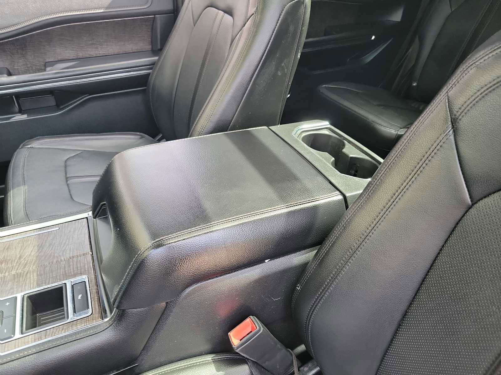 Used 2018 Ford Expedition Limited w/ Equipment Group 301A RWD image 20