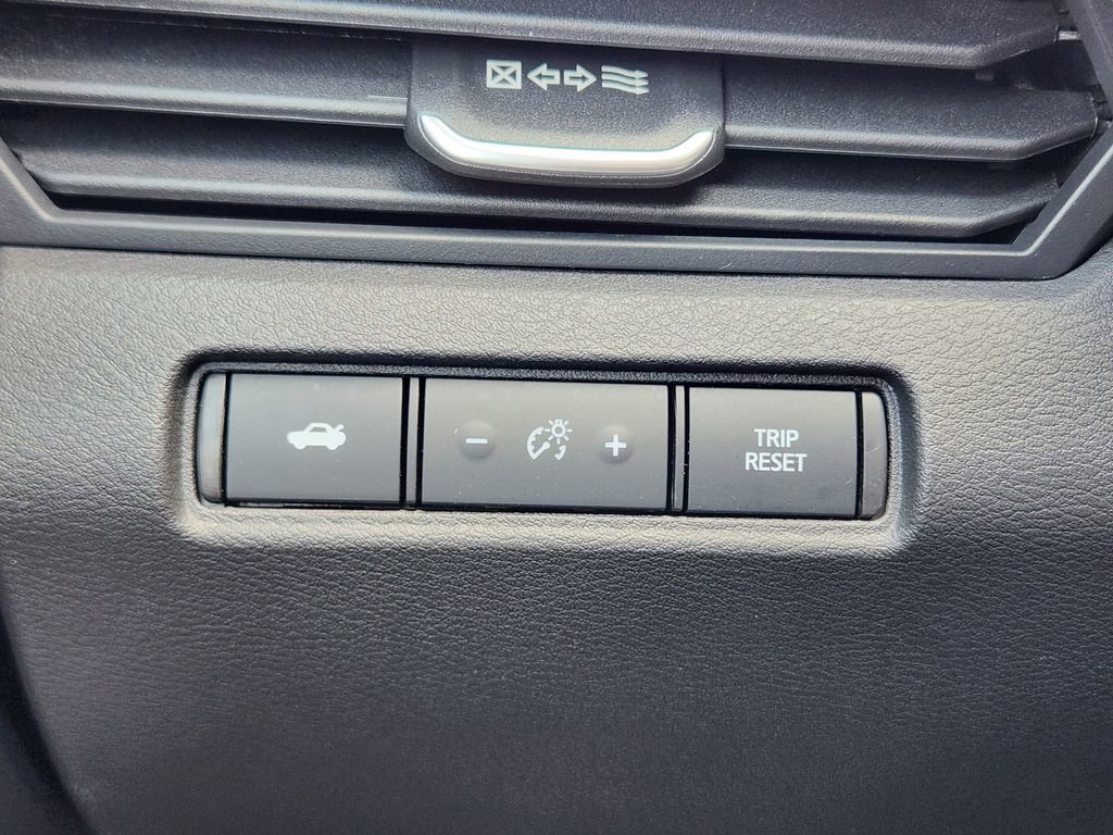 Used 2025 Nissan Altima 2.5 SV FWD image 22