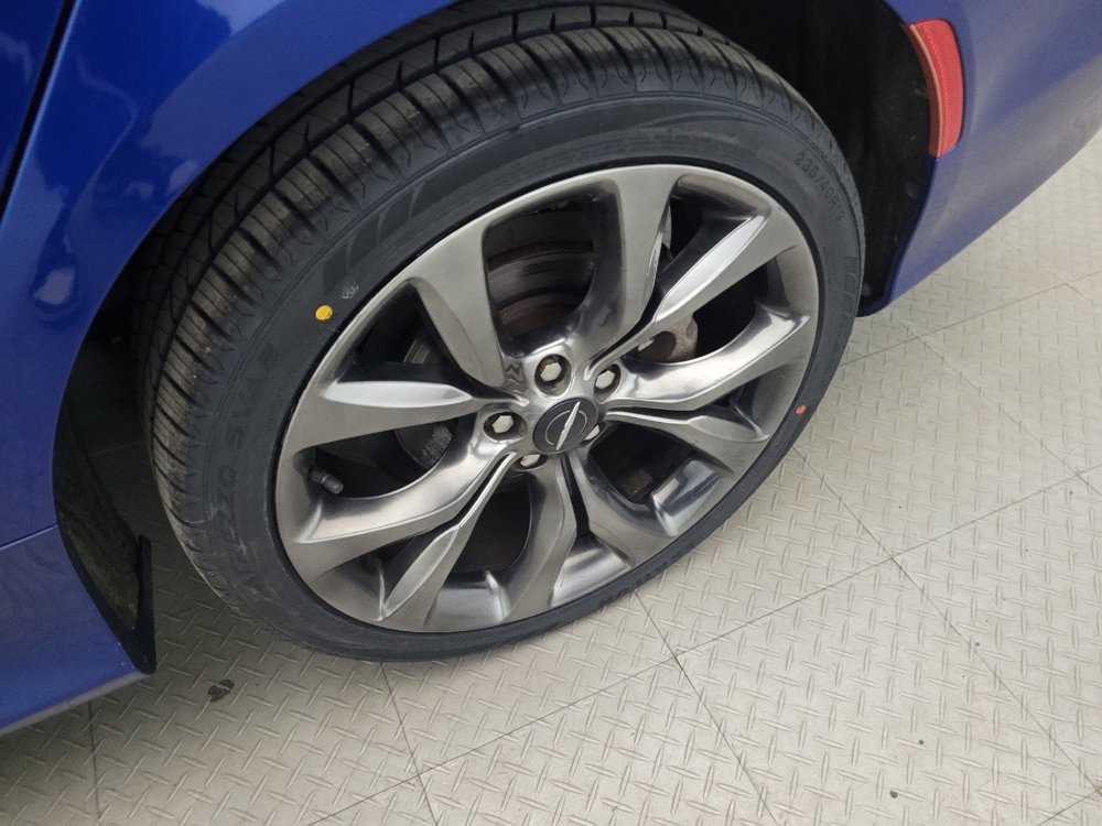 Used 2015 Chrysler 200 S w/ Navigation & Sound Group I image 31