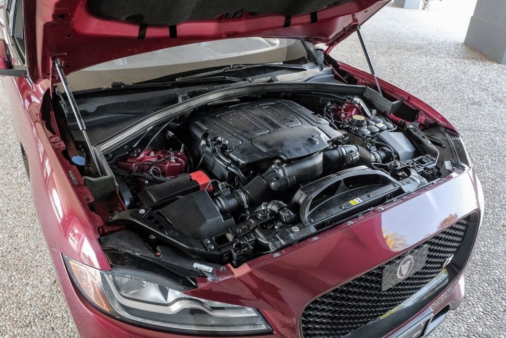 Used 2017 Jaguar F-PACE S image 64