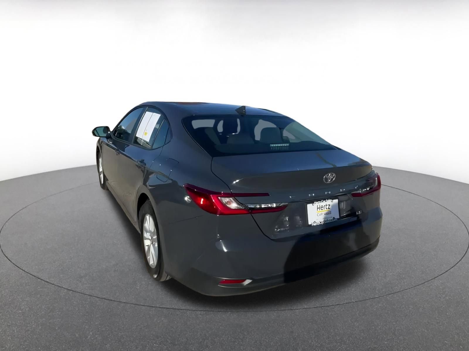 Used 2025 Toyota Camry LE image 10