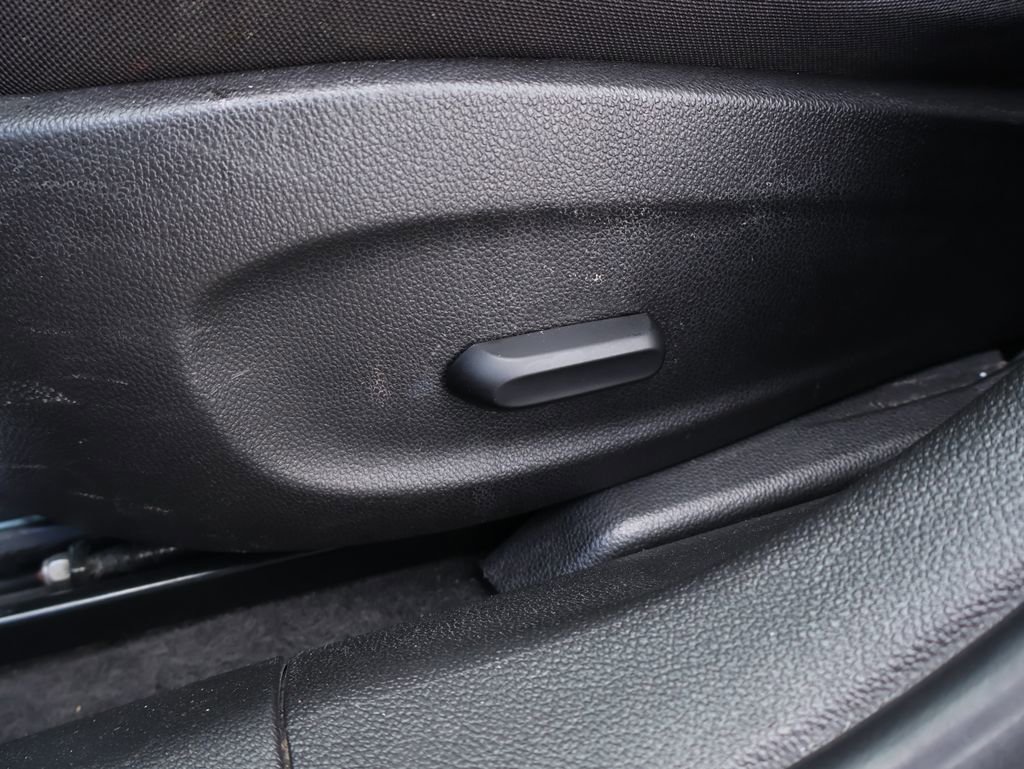 Used 2016 Chevrolet Cruze LT FWD image 19