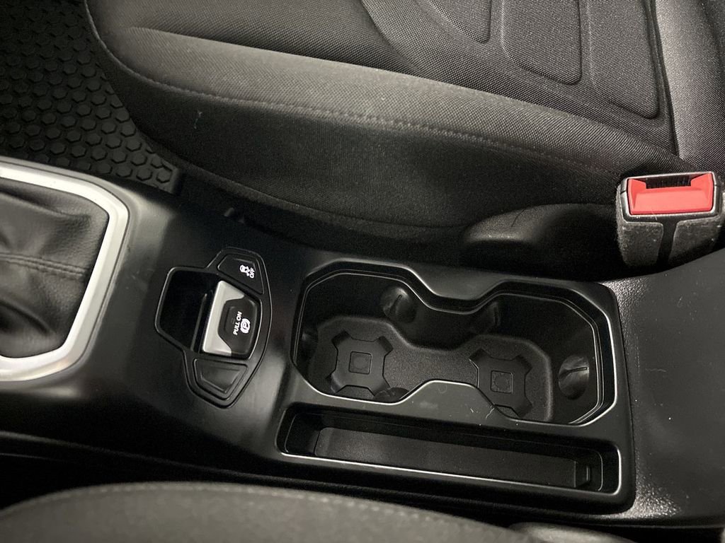 Used 2019 Jeep Renegade Latitude w/ Cold Weather Group image 57