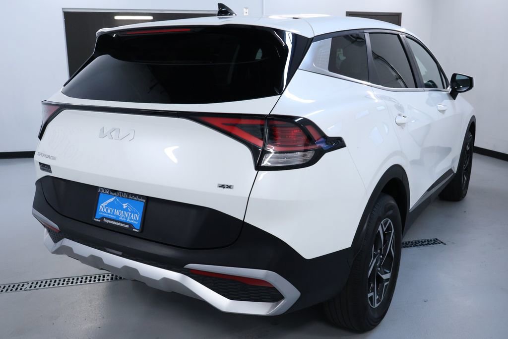 Used 2024 Kia Sportage LX image 7