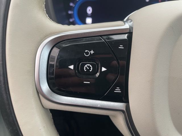 Certified 2023 Volvo XC60 B5 Plus image 17