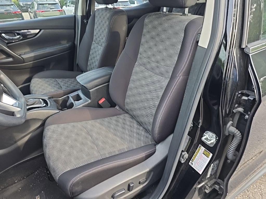 Used 2020 Nissan Rogue Sport SV AWD/4WD image 13