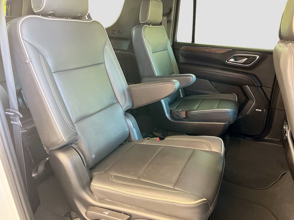 Used 2023 Chevrolet Suburban Premier RWD image 28