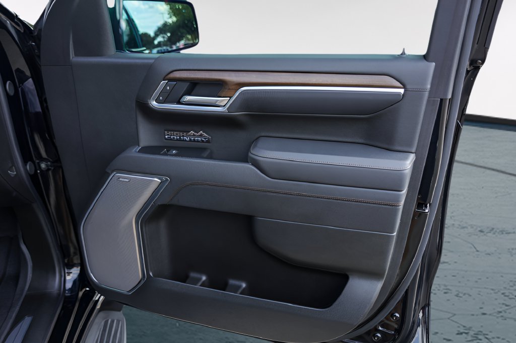 Certified 2025 Chevrolet Silverado 1500 High Country w/ High Country Premium Package AWD/4WD image 30