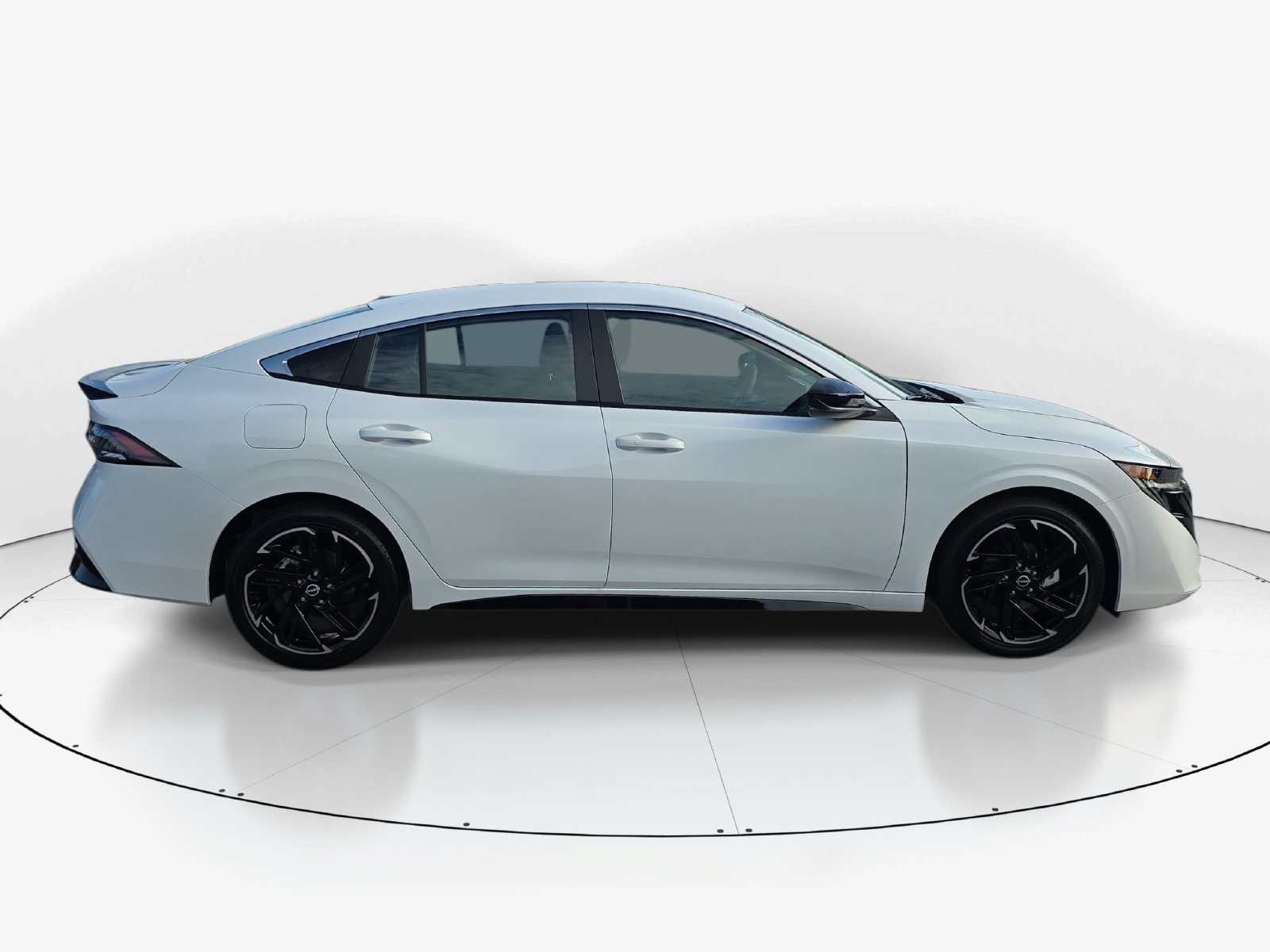 New 2027 Nissan Sentra SR w/ Floor Mat Package FWD image 5