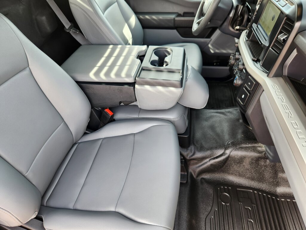 Used 2024 Ford F250 XL w/ XL Chrome Package image 12
