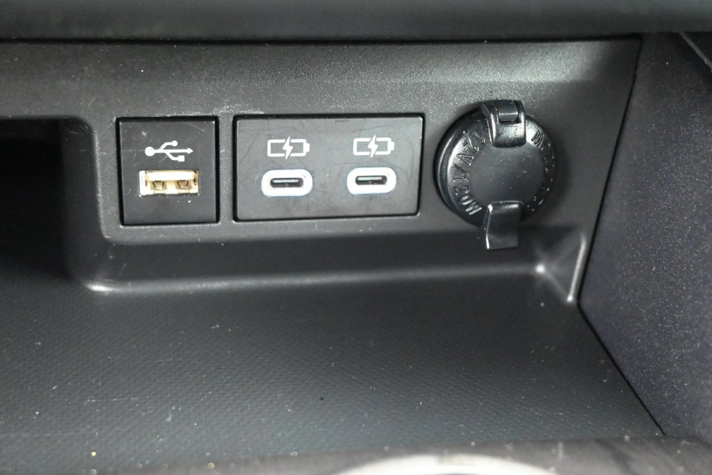 Used 2024 Toyota Highlander Limited AWD/4WD image 16