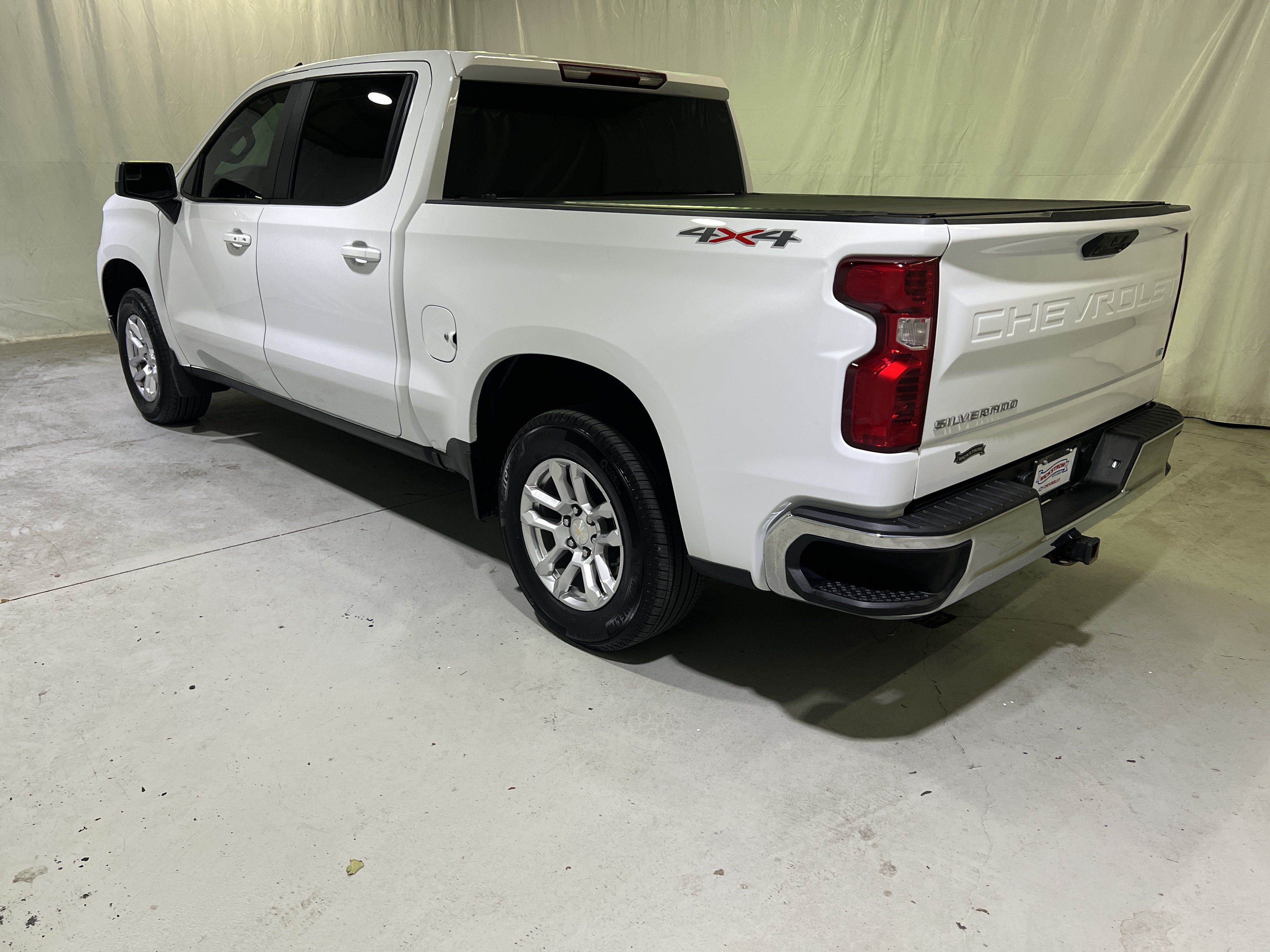 Certified 2023 Chevrolet Silverado 1500 LT AWD/4WD image 8
