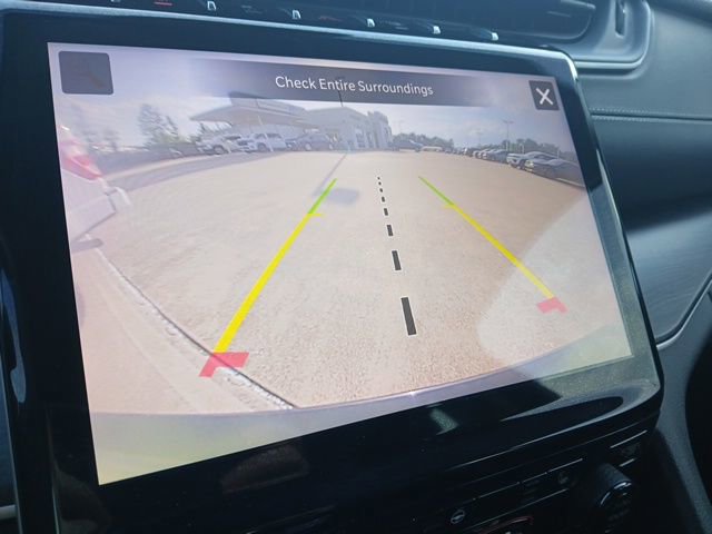 Used 2023 Jeep Grand Cherokee Limited w/ Black Appearance Package AWD/4WD image 26