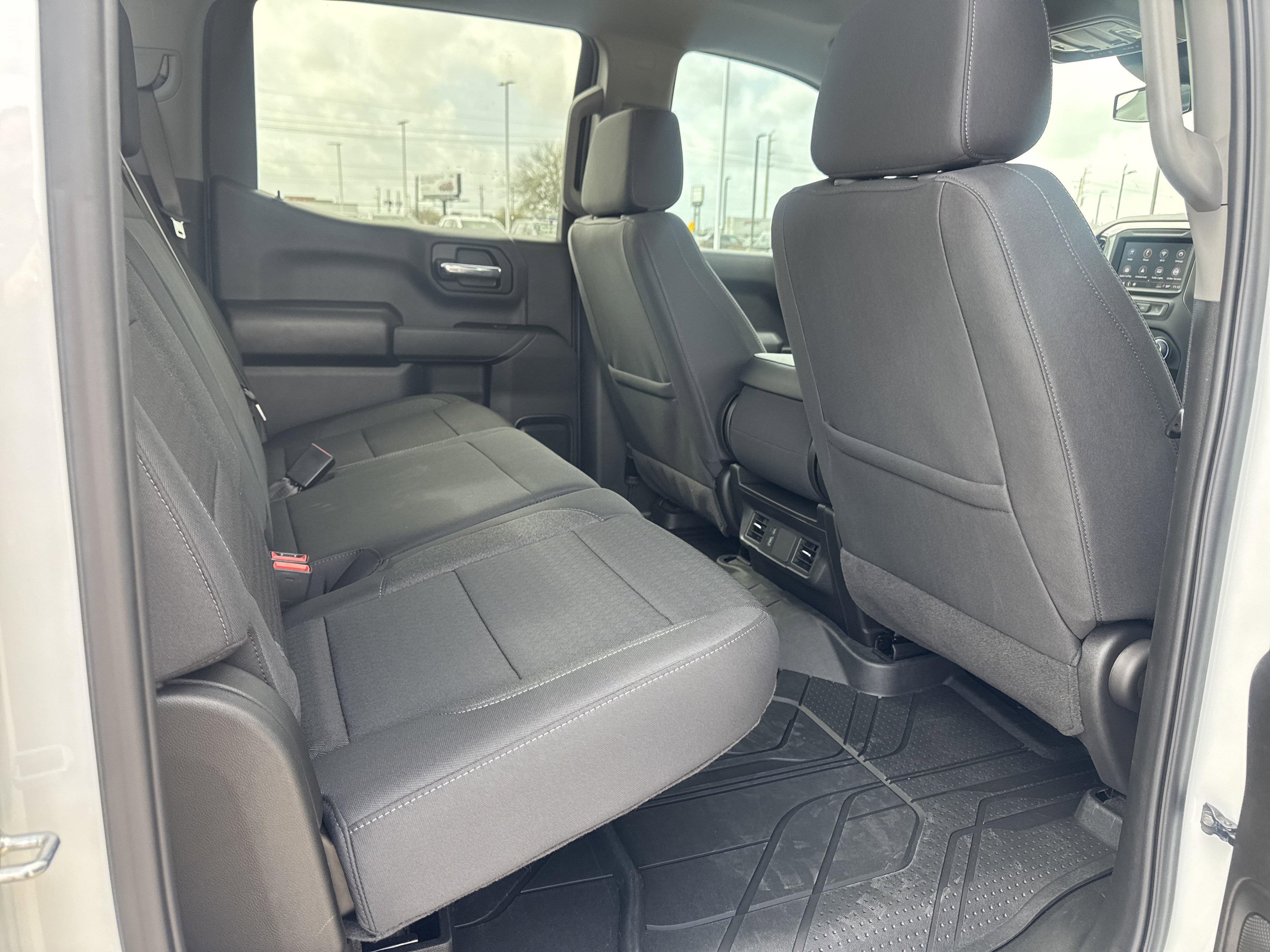 Used 2025 Chevrolet Silverado 1500 Custom image 13