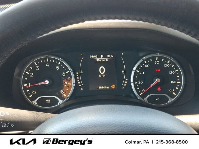 Used 2016 Jeep Renegade Latitude AWD/4WD image 21