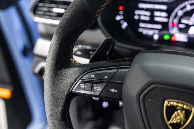 Used 2024 Lamborghini Urus Performante AWD/4WD image 39