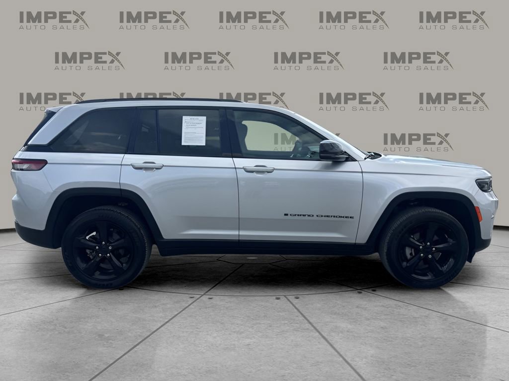 Used 2024 Jeep Grand Cherokee Altitude image 6