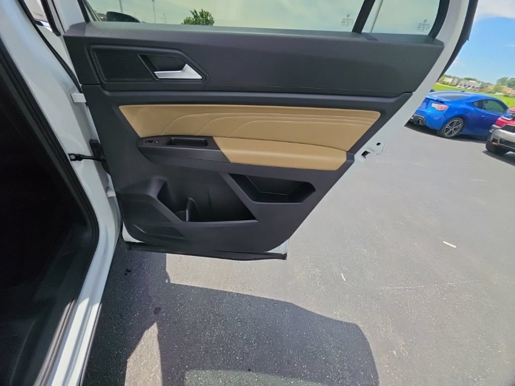 Used 2022 Volkswagen Atlas Cross Sport SE FWD image 29