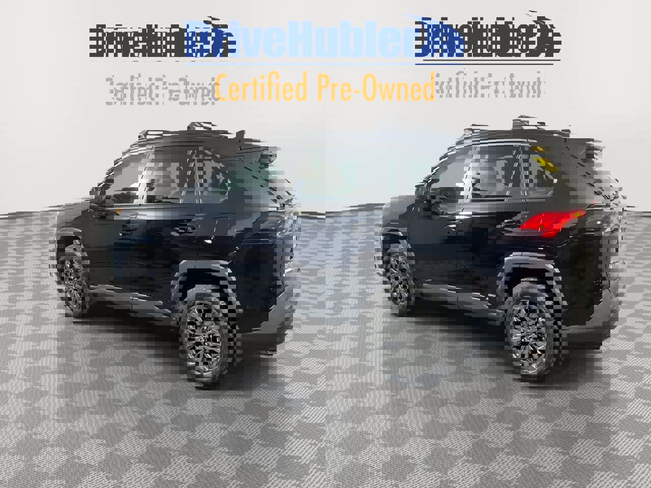 Used 2022 Toyota RAV4 XLE Premium image 3