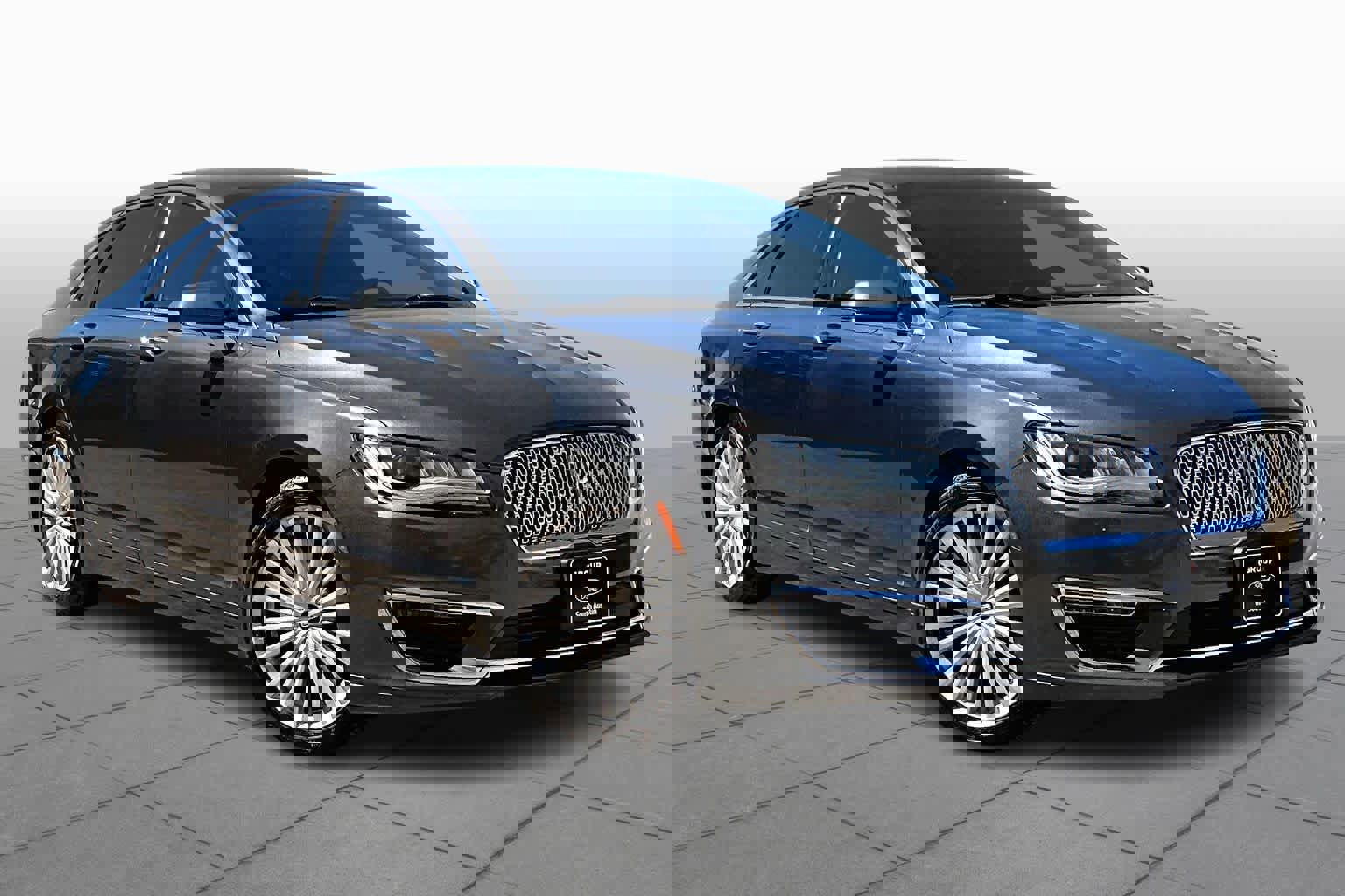 Used 2017 Lincoln MKZ Reserve image 3