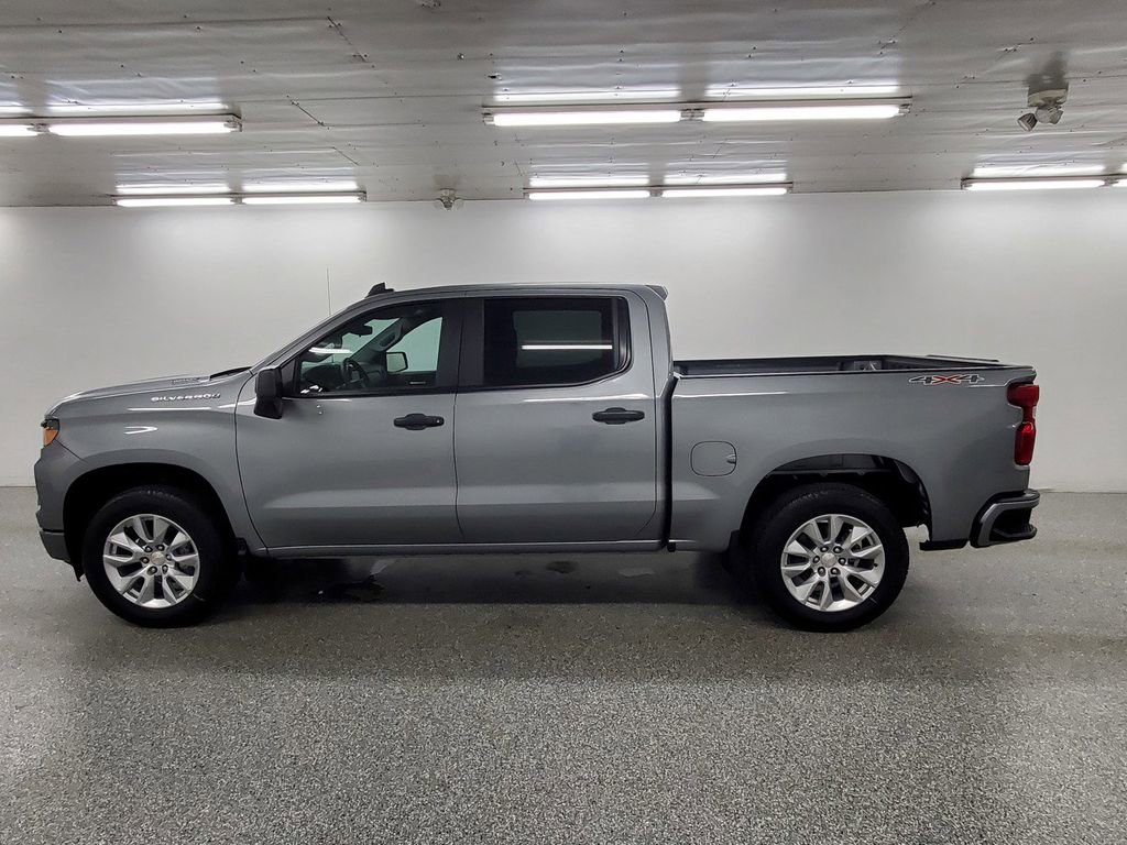 Used 2024 Chevrolet Silverado 1500 Custom image 9