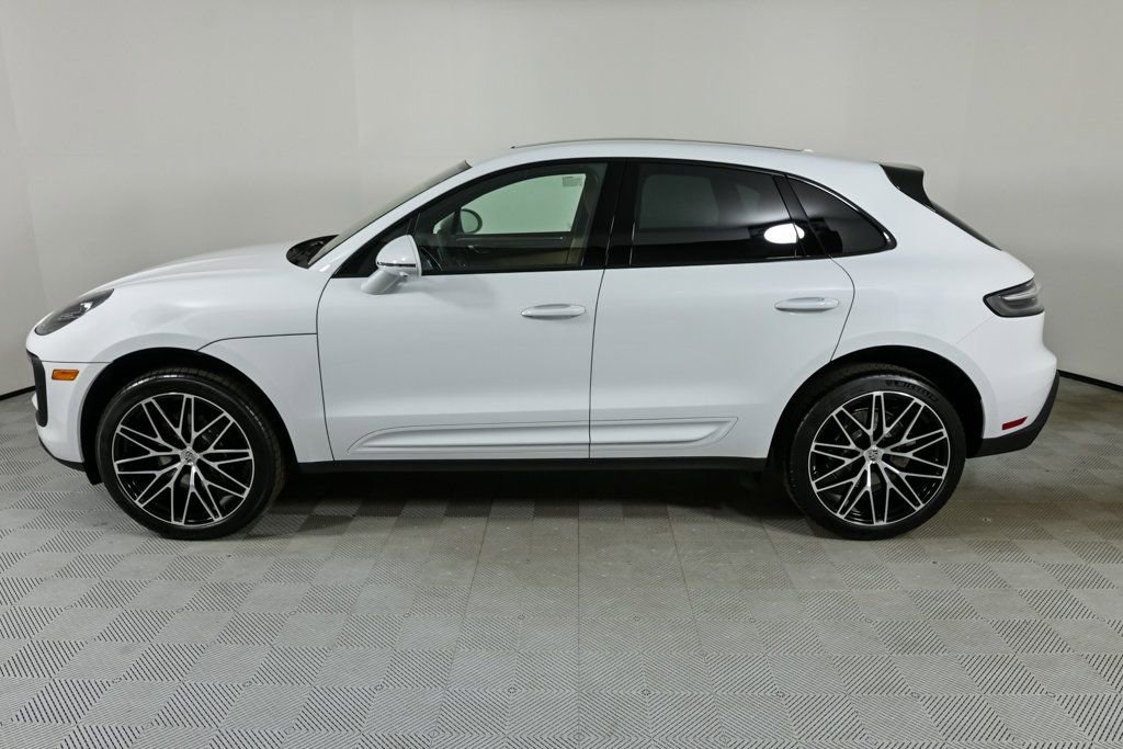 New 2026 Porsche Macan image 2