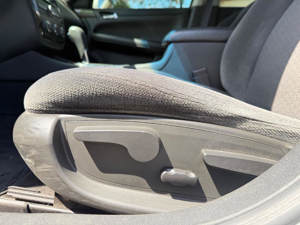 Used 2014 Chevrolet Impala Limited LS FWD image 10