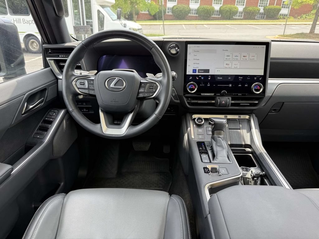 Used 2024 Lexus GX 550 AWD/4WD image 8