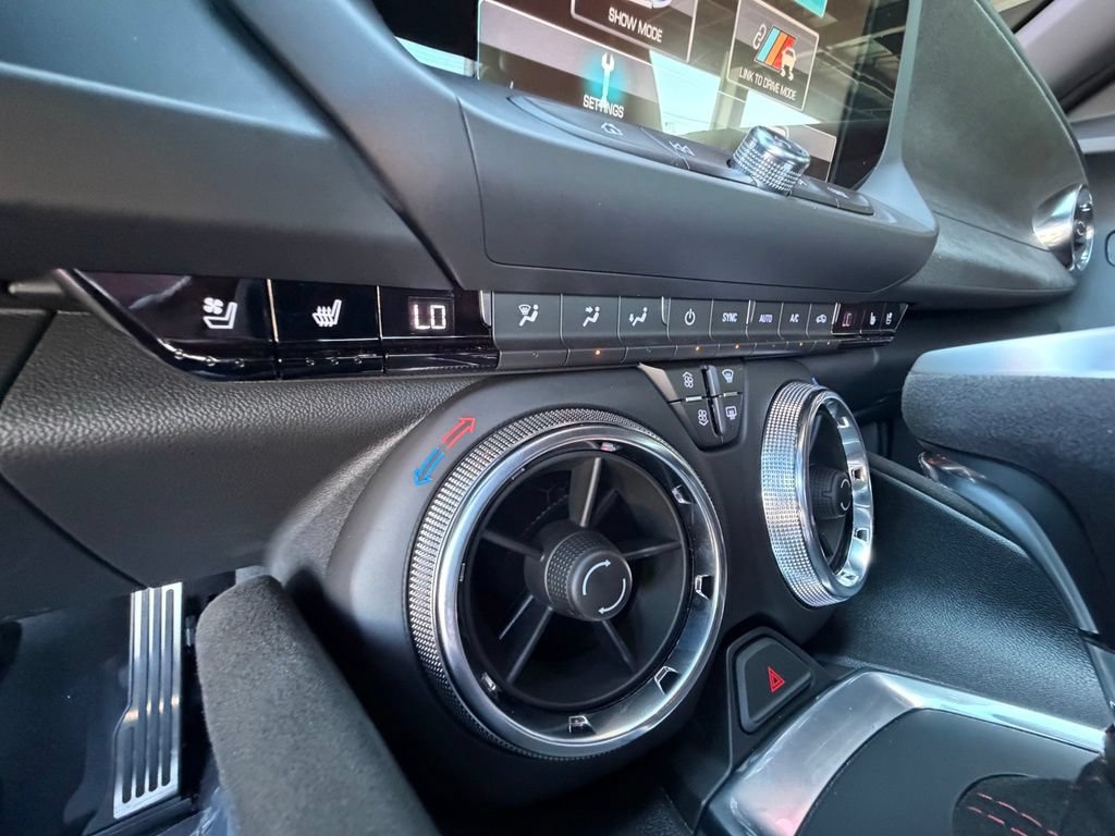 Used 2018 Chevrolet Camaro ZL1 RWD image 36
