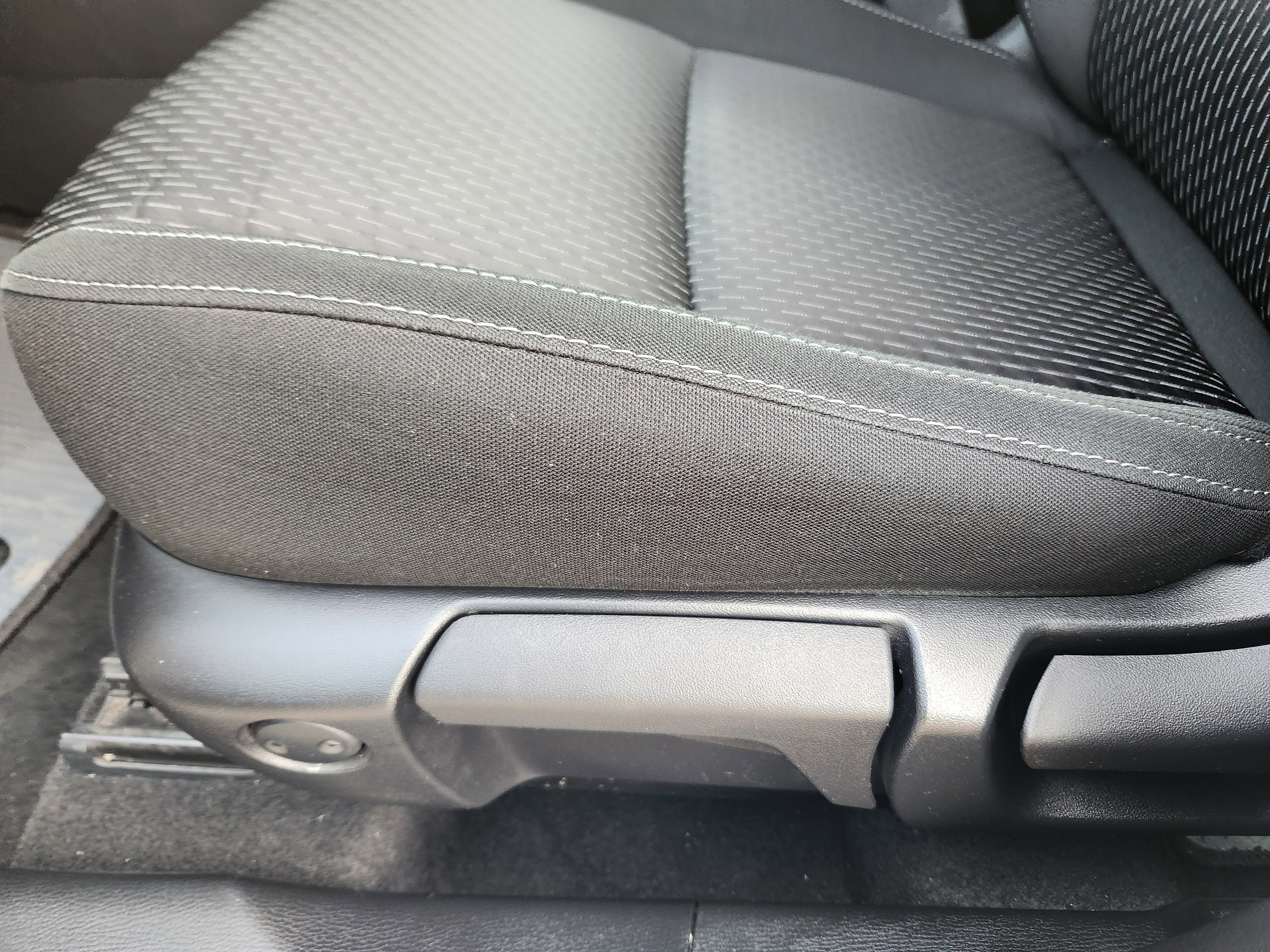 Used 2022 Mitsubishi Outlander ES image 16