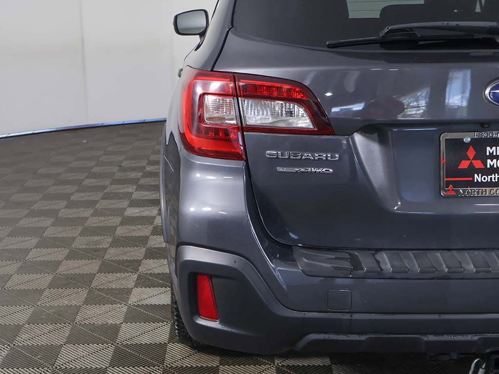 Used 2018 Subaru Outback 2.5i Limited AWD/4WD image 16