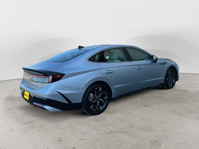 Used 2025 Hyundai Sonata SEL FWD image 5